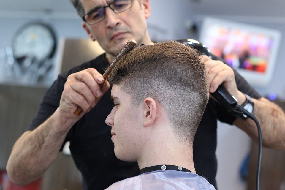 Les conditions requises pour exercer le métier de coiffeur barbier